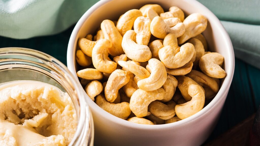 10 Surprising Benefits Of Eating Cashew On Empty Stomach