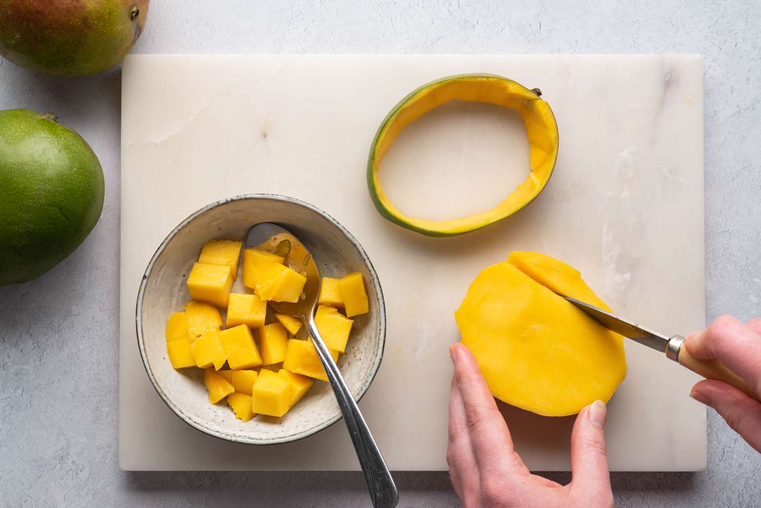 How To Prepare A Fresh Mango To Eat And Enjoy